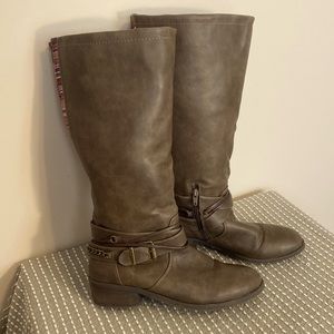 Pink & Pepper Faux Leather Boots, Size 10